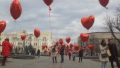 МАРКЕ НЕМАМ, А ВОЛИМ ЈЕ: Бањалучанин поруком на аутомобилу изненадио суграђане (ФОТО) МАРКЕ НЕМАМ, А ВОЛИМ ЈЕ: Бањалучанин поруком на аутомобилу изненадио суграђане (ФОТО)