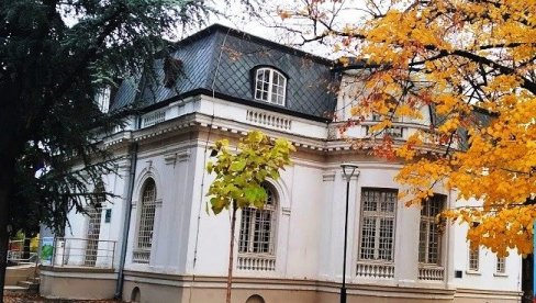 SRCE DA TRZA: Paraćinka Nađa Savić (19) objavila prvu knjigu SRCE DA TRZA: Paraćinka Nađa Savić (19) objavila prvu knjigu