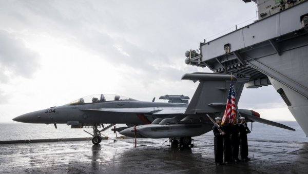 ДРАМА ИЗНАД ЦРВЕНОГ МОРА: Америка потврдила - Замало оборен још један Ф-18 ДРАМА ИЗНАД ЦРВЕНОГ МОРА: Америка потврдила - Замало оборен још један Ф-18