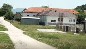 НАПАДНУТО ДВОЈЕ ДЕЦЕ НА КОСОВУ! Искочио из кола и појурио за њима, полиција лажне државе не реагује