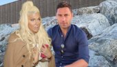 ЕМОТИВНО: Тошић је објавио слику вољене жене на Дан заљубљених - са цвећем у рукама, пратиоци одушевљени