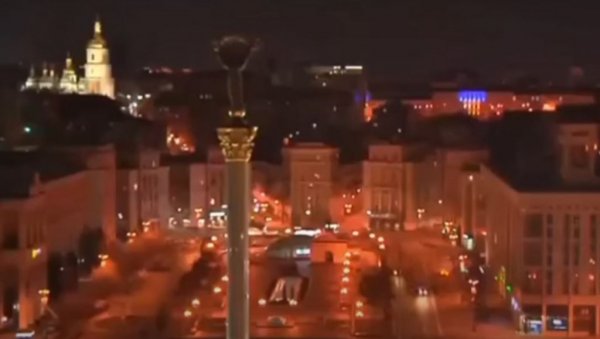 ЗАРОБЉЕНИ ДУБОКО У ПРОШЛОСТИ: Током директног преноса Ројтерса из Кијева чула се химна СССР-а (ВИДЕО) ЗАРОБЉЕНИ ДУБОКО У ПРОШЛОСТИ: Током директног преноса Ројтерса из Кијева чула се химна СССР-а (ВИДЕО)