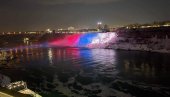 ПРЕДИВАН ПРИЗОР: Нијагарини водопади у бојама српске заставе на Дан државности (ФОТО) ПРЕДИВАН ПРИЗОР: Нијагарини водопади у бојама српске заставе на Дан државности (ФОТО)