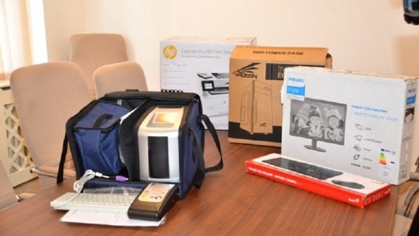 СТИГЛИ РАЧУНАРИ И ШТАМПАЧИ: Донација општине Велико Градиште за полицију СТИГЛИ РАЧУНАРИ И ШТАМПАЧИ: Донација општине Велико Градиште за полицију