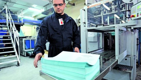 REPUBLIČKA IZBORNA KOMISIJA DONELA ODLUKU: Sutra počinje štampanje glasačkih listića za izbore za narodne poslanike REPUBLIČKA IZBORNA KOMISIJA DONELA ODLUKU: Sutra počinje štampanje glasačkih listića za izbore za narodne poslanike