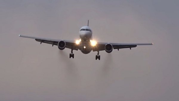 ДРАМА НА АЕРОДРОМУ НИКОЛА ТЕСЛА: Авион принудно слетео, путнику није било спаса ДРАМА НА АЕРОДРОМУ НИКОЛА ТЕСЛА: Авион принудно слетео, путнику није било спаса