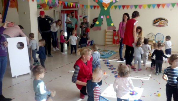 ПОТВРЂЕНА ЕПИДЕМИЈА СТРЕПТОКОКИ И ШАРЛАХА У ВРТИЋИМА: Забележени случајеви епидемије у два београдска вртића ПОТВРЂЕНА ЕПИДЕМИЈА СТРЕПТОКОКИ И ШАРЛАХА У ВРТИЋИМА: Забележени случајеви епидемије у два београдска вртића