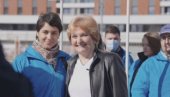 ЗАЈЕДНО УЧИНИМО СРБИЈУ УСПЕШНОМ: Грујичићева са активистима на Новом Београду ЗАЈЕДНО УЧИНИМО СРБИЈУ УСПЕШНОМ: Грујичићева са активистима на Новом Београду