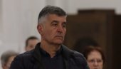 TUŽNA SCENA: Nenad Periš na misi u Beogradu, molitva za pronalazak Mateja (FOTO) TUŽNA SCENA: Nenad Periš na misi u Beogradu, molitva za pronalazak Mateja (FOTO)