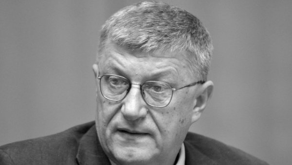 ДВЕ ВЕРЗИЈЕ ПОГИБИЈЕ ОЛИВЕРА АНТИЋА: Замолио возача да стане поред литице ДВЕ ВЕРЗИЈЕ ПОГИБИЈЕ ОЛИВЕРА АНТИЋА: Замолио возача да стане поред литице