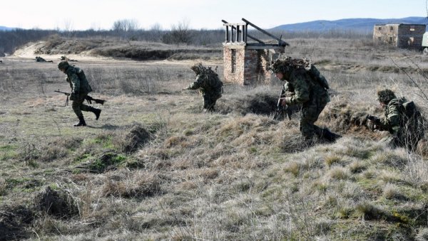БОЈЕВА ГАЂАЊА ПЕШАДИЈЕ: Специјалистичка обука војника у Центру за обуку копнене војске (ФОТО) БОЈЕВА ГАЂАЊА ПЕШАДИЈЕ: Специјалистичка обука војника у Центру за обуку копнене војске (ФОТО)