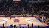 OPŠTI HAOS NA TRIBINAMA: Navijači prekinuli meč Fenerbahče - Galatasaraj (VIDEO) OPŠTI HAOS NA TRIBINAMA: Navijači prekinuli meč Fenerbahče - Galatasaraj (VIDEO)