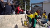 ПРАЗНИК МИМОЗЕ КАО ПРЕ КОРОНЕ: Велики број гостију окупио се у Баошићима у Црној Гори ПРАЗНИК МИМОЗЕ КАО ПРЕ КОРОНЕ: Велики број гостију окупио се у Баошићима у Црној Гори
