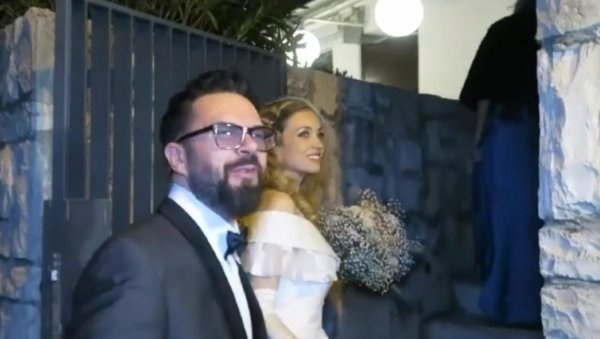 ВЕНЧАНИЦА КАО ЈЕФТИНА ЗАВЕСА: После свадбене торте, Петар Грашо и Хана на удару због младине хаљине (ФОТО)