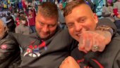 ОПТУЖЕН БРАТ НИКОЛЕ ЈОКИЋА У АМЕРИЦИ: Због напада на навијача на утакмици (ВИДЕО) ОПТУЖЕН БРАТ НИКОЛЕ ЈОКИЋА У АМЕРИЦИ: Због напада на навијача на утакмици (ВИДЕО)