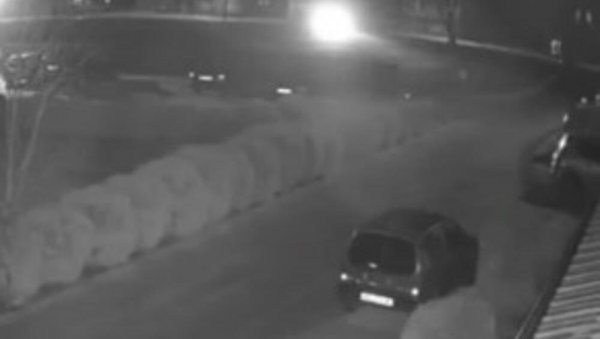 СНИМАК СТРАШНЕ САОБРАЋАЈНЕ НЕСРЕЋЕ КОД ВЛАСОТИНЦА: Форд се у пуној брзини закуцао у дрво (ВИДЕО) СНИМАК СТРАШНЕ САОБРАЋАЈНЕ НЕСРЕЋЕ КОД ВЛАСОТИНЦА: Форд се у пуној брзини закуцао у дрво (ВИДЕО)