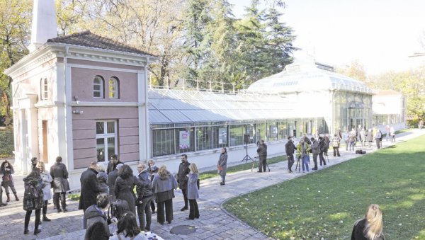 СУША СУШИ И ДРВЕЋЕ: Биљни свет у Ботаничкој башти Јевремовац пати због климатских промена СУША СУШИ И ДРВЕЋЕ: Биљни свет у Ботаничкој башти Јевремовац пати због климатских промена