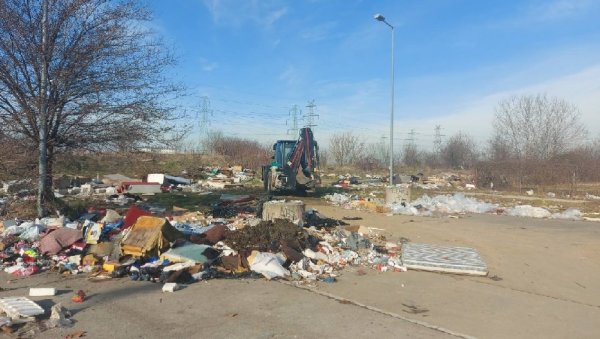 ЧИСТО НА БЕЖАНИЈСКОЈ КОСИ: Током викенда уклоњено више од 200 кубика отпада са сметлишта у Новом Београду ЧИСТО НА БЕЖАНИЈСКОЈ КОСИ: Током викенда уклоњено више од 200 кубика отпада са сметлишта у Новом Београду