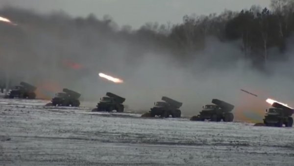 РАКЕТИРАН И ГРАНАТИРАН ДОЊЕЦК: Испалили 200 пројектила из ВБР-а и хаубица на градску четврт РАКЕТИРАН И ГРАНАТИРАН ДОЊЕЦК: Испалили 200 пројектила из ВБР-а и хаубица на градску четврт