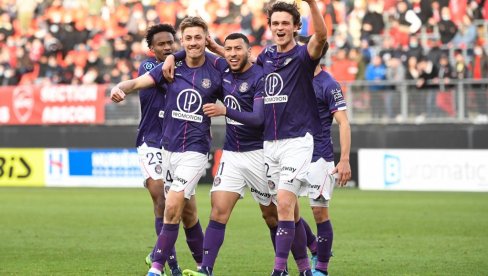 PIRATI GURAJU ZELENE U LIGU 2: Brest je bleda senka prošlogodišnje senzacije, ali nije sve izgubljeno
