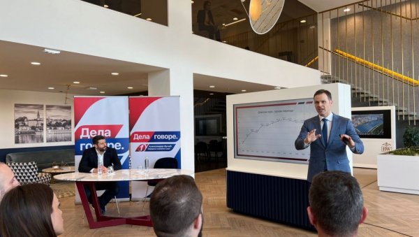 РЕЗУЛТАТИ ВИДЉИВИ НА СВАКОМ КОРАКУ: Мали и Шапић разговарали са омладином у Београду РЕЗУЛТАТИ ВИДЉИВИ НА СВАКОМ КОРАКУ: Мали и Шапић разговарали са омладином у Београду