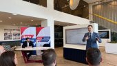 REZULTATI VIDLJIVI NA SVAKOM KORAKU: Mali i Šapić razgovarali sa omladinom u Beogradu REZULTATI VIDLJIVI NA SVAKOM KORAKU: Mali i Šapić razgovarali sa omladinom u Beogradu