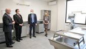 РЕНОВИРАНА СИГУРНА САЛА: Министар Лончар обишао Институт за судску медицину РЕНОВИРАНА СИГУРНА САЛА: Министар Лончар обишао Институт за судску медицину