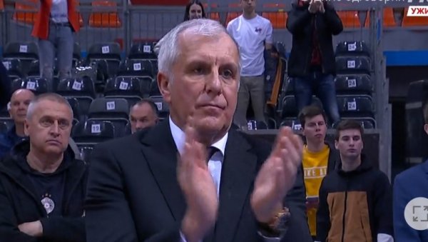 А ТУРЦИ... Када је Жељко Обрадовић ушао у халу у Истанбулу, вероватно ни сам није очекивао да ће се ово десити (ВИДЕО) А ТУРЦИ... Када је Жељко Обрадовић ушао у халу у Истанбулу, вероватно ни сам није очекивао да ће се ово десити (ВИДЕО)