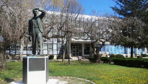 БЕСПЛАТНА АУТО-СЕДИШТА ЗА ПРВОРОЂЕНЕ БЕБЕ: У Параћину почело пријављивљивање родитеља БЕСПЛАТНА АУТО-СЕДИШТА ЗА ПРВОРОЂЕНЕ БЕБЕ: У Параћину почело пријављивљивање родитеља