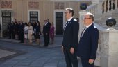 СРЕЋАН САМ И ПОЛАСКАН: Вучић се огласио након разговора са кнезом Албертом (ФОТО) СРЕЋАН САМ И ПОЛАСКАН: Вучић се огласио након разговора са кнезом Албертом (ФОТО)