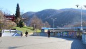 KRAJ MURALA PEŠAČKA TURA: Vlasotinčani obeležili Svetski dan turističkih vodiča KRAJ MURALA PEŠAČKA TURA: Vlasotinčani obeležili Svetski dan turističkih vodiča