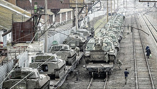 ПУТИНОВА ТРИ ЗАХТЕВА ЗА УКРАЈИНЦЕ: Руски председник Кијеву испоручио услове за помирење двеју страна, у Донбасу одјекивале експлозије ПУТИНОВА ТРИ ЗАХТЕВА ЗА УКРАЈИНЦЕ: Руски председник Кијеву испоручио услове за помирење двеју страна, у Донбасу одјекивале експлозије