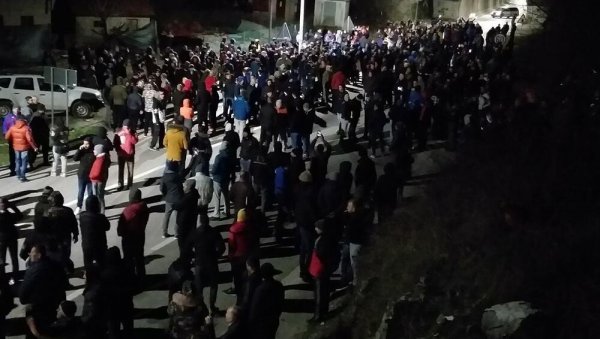 НА ПУТЕВИМА БРАНЕ ПОБЕДУ: Блокада против издаје у организацији Демократског фронта почиње данас у 18.30 НА ПУТЕВИМА БРАНЕ ПОБЕДУ: Блокада против издаје у организацији Демократског фронта почиње данас у 18.30