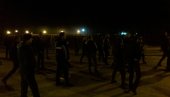 ИНЦИДЕНТ У ПЉЕВЉИМА: Ауто подгоричких таблица покушао да пробије блокаду (ФОТО) ИНЦИДЕНТ У ПЉЕВЉИМА: Ауто подгоричких таблица покушао да пробије блокаду (ФОТО)