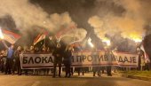 БЛОКАДА ИСПРЕД ТУНЕЛА СОЗИНА: Народу се обратио посланик Дејан Ђуровић (ВИДЕО) БЛОКАДА ИСПРЕД ТУНЕЛА СОЗИНА: Народу се обратио посланик Дејан Ђуровић (ВИДЕО)