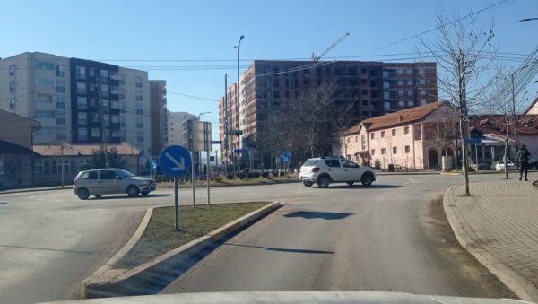 НОВИ НАПАД НА СРБЕ НА КОСОВУ: У Липљану каменована кућа породице Ђорић НОВИ НАПАД НА СРБЕ НА КОСОВУ: У Липљану каменована кућа породице Ђорић