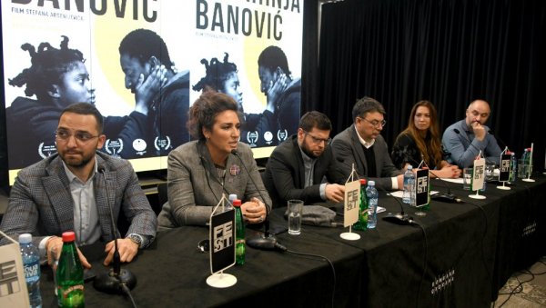 ФИЛМСКИ ПУТ ОКО ЦЕЛОГ СВЕТА: Остварењем Стефана Арсенијевића Страхиња Бановић вечерас у Комбанк дворани почиње јубиларни 50. Фест ФИЛМСКИ ПУТ ОКО ЦЕЛОГ СВЕТА: Остварењем Стефана Арсенијевића Страхиња Бановић вечерас у Комбанк дворани почиње јубиларни 50. Фест