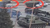 УКРАЈИНСКА РАТНА ТЕХНИКА МЕЂУ ЗГРАДАМА: Распоређују ВБР Град у стамбеним зонама Харкова (ВИДЕО) УКРАЈИНСКА РАТНА ТЕХНИКА МЕЂУ ЗГРАДАМА: Распоређују ВБР Град у стамбеним зонама Харкова (ВИДЕО)