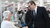 ВУЧИЋ НА СВЕЧАНОСТИ У НЕСТЛЕУ: У време када нема стабилности у свету, у могућности смо да отварамо фабрике (ВИДЕО) ВУЧИЋ НА СВЕЧАНОСТИ У НЕСТЛЕУ: У време када нема стабилности у свету, у могућности смо да отварамо фабрике (ВИДЕО)