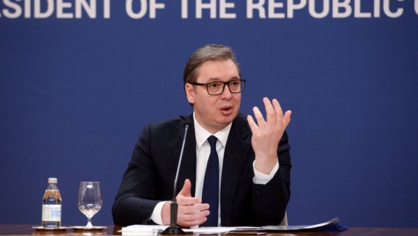 ЛЕПО ШТО ПЛЕНКОВИЋ ПРАТИ СИТУАЦИЈУ Вучић: Требало је да га позовем на отварање радова на ауто-путу, сигурно би био радостан ЛЕПО ШТО ПЛЕНКОВИЋ ПРАТИ СИТУАЦИЈУ Вучић: Требало је да га позовем на отварање радова на ауто-путу, сигурно би био радостан