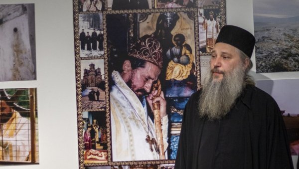 СЕЋАЊЕ НА ЕПИСКОПА АТАНАСИЈА: Епархија захумско-херцеговачка и приморска организовала тродневне сусрете СЕЋАЊЕ НА ЕПИСКОПА АТАНАСИЈА: Епархија захумско-херцеговачка и приморска организовала тродневне сусрете
