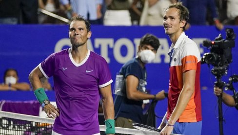 RUS ZARIO NOŽ U LEĐA ĐOKOVIĆU: Da se Nadal nije povredio, možda bi bio broj jedan... RUS ZARIO NOŽ U LEĐA ĐOKOVIĆU: Da se Nadal nije povredio, možda bi bio broj jedan...