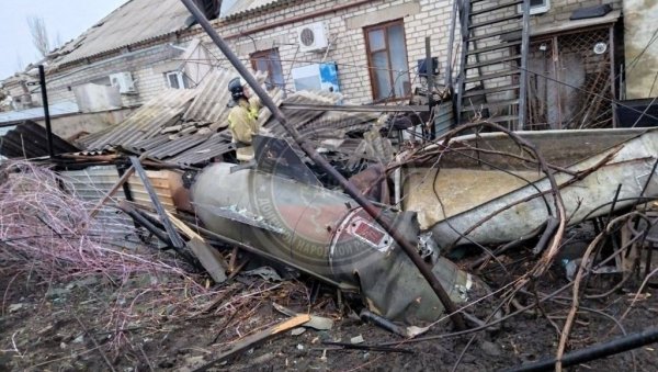 ПВО ДНР УНИШТИО 4 БАЛИСТИЧКЕ РАКЕТЕ: Остаци украјинских Точки-У пали на четири града ПВО ДНР УНИШТИО 4 БАЛИСТИЧКЕ РАКЕТЕ: Остаци украјинских Точки-У пали на четири града
