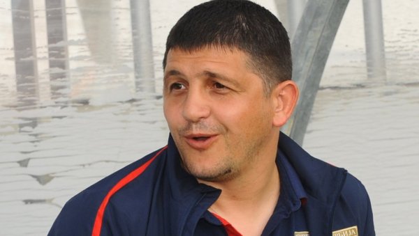 НЕКАДА ТРЕСАО МРЕЖЕ У ЗВЕЗДИ И РЕАЛУ, САДА ИМА НОВИ ПОСАО: Перица Огњеновић на клупи Украјинског прволигаша НЕКАДА ТРЕСАО МРЕЖЕ У ЗВЕЗДИ И РЕАЛУ, САДА ИМА НОВИ ПОСАО: Перица Огњеновић на клупи Украјинског прволигаша