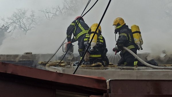 УЖАС НА АЉАСЦИ: У пожару настрадала жена и петоро деце