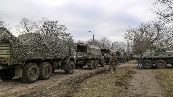 (УЖИВО) РАТ У УКРАЈИНИ: Руси заузели Херсон, Харков опкољен са три стране; Два тенка уништила 17 украјинских оклопњака (ФОТО/ВИДЕО)