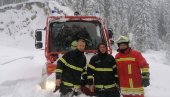 АКЦИЈА СПАСАВАЊА У РОЖАЈАМА: Планинари из Крагујевца извучени из снежних сметова АКЦИЈА СПАСАВАЊА У РОЖАЈАМА: Планинари из Крагујевца извучени из снежних сметова
