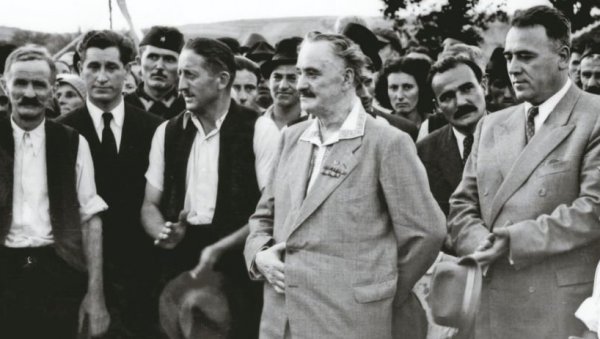 ИСТОРИЈСКИ ДОДАТАК - ПРЕДВИЂАЊЕ БУДУЋНОСТИ ЧЕТИРИ ДЕЦЕНИЈЕ РАНИЈЕ: Др Благоје Нешковић човек који је био предодређен да буде смењен ИСТОРИЈСКИ ДОДАТАК - ПРЕДВИЂАЊЕ БУДУЋНОСТИ ЧЕТИРИ ДЕЦЕНИЈЕ РАНИЈЕ: Др Благоје Нешковић човек који је био предодређен да буде смењен