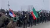НА ЧЕЛУ КОЛОНЕ ЧЕЧЕНА И СРПСКА ЗАСТАВА?! Видео који је направио праву пометњу на друштвеним мрежама (ВИДЕО)