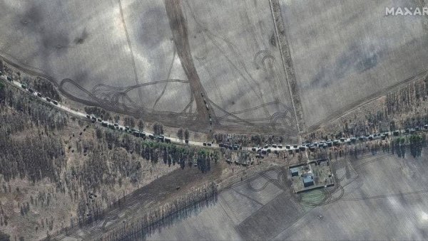 НЕВЕРОВАТНЕ САТЕЛИТСКЕ СЛИКЕ: Колона руских оклопних возила дуга 63 километра креће се ка Кијеву (ФОТО) НЕВЕРОВАТНЕ САТЕЛИТСКЕ СЛИКЕ: Колона руских оклопних возила дуга 63 километра креће се ка Кијеву (ФОТО)